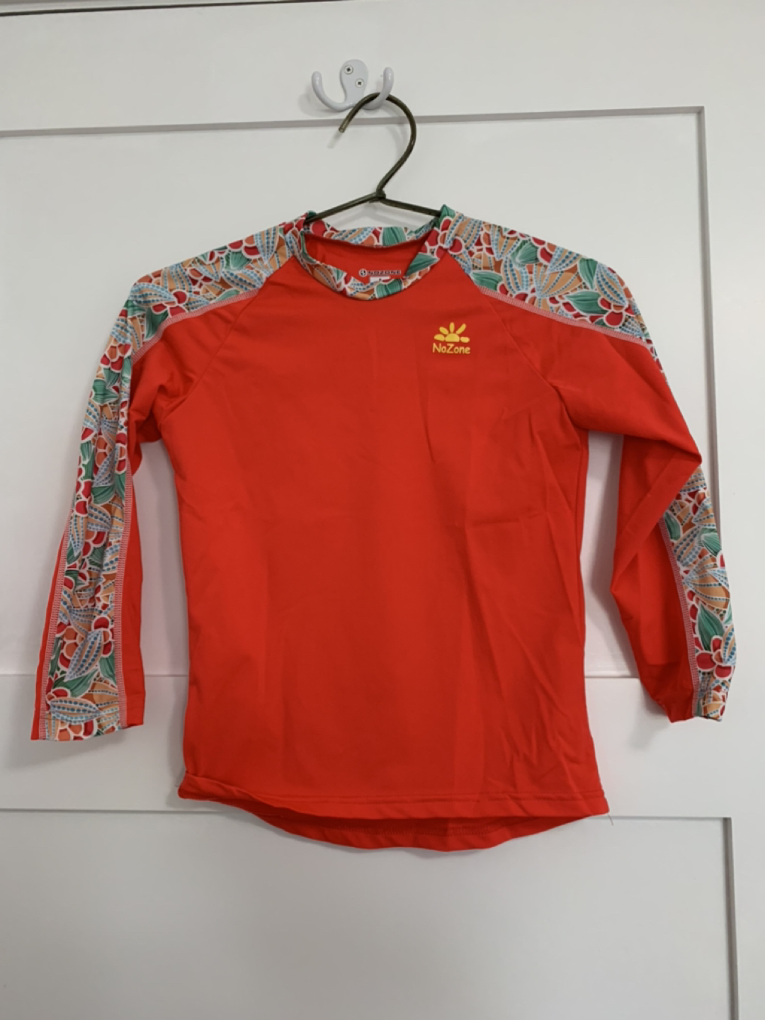 Long-sleeved swimsuit, size 8 for children