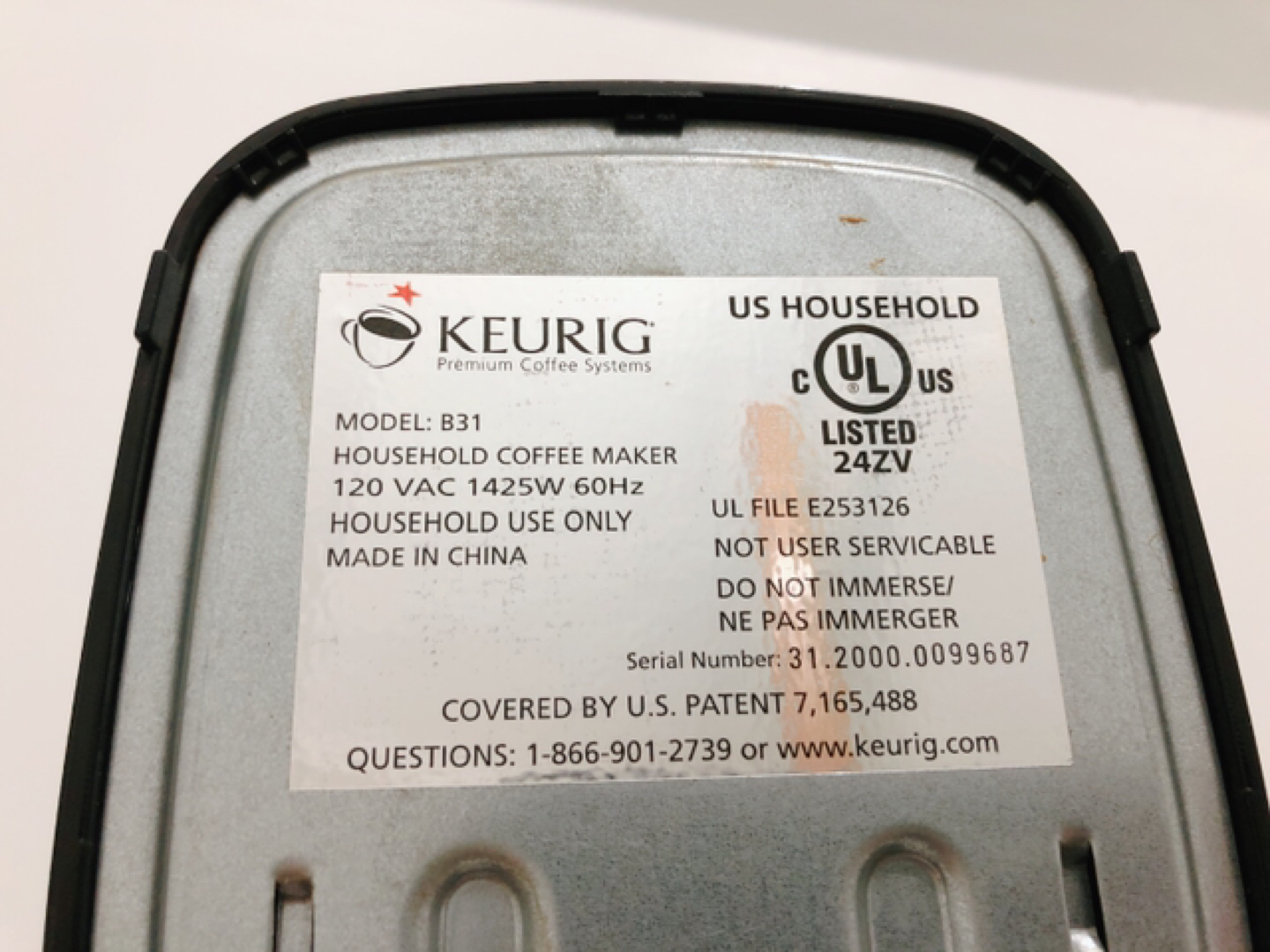 KEURIG coffee maker with a reusable refill coffee capsule image indicator(5)
