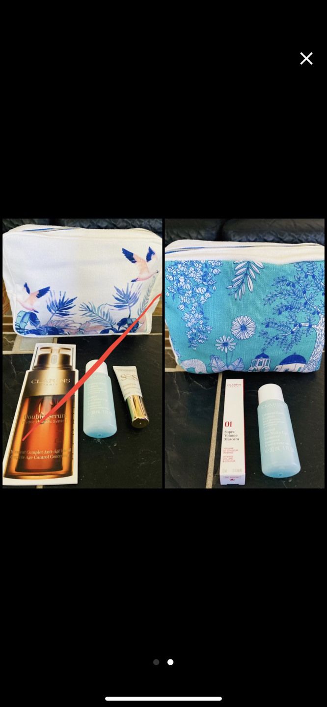 Clarins Cosmetic Bag - **1 Cosmetic Bag Left** image indicator(2)
