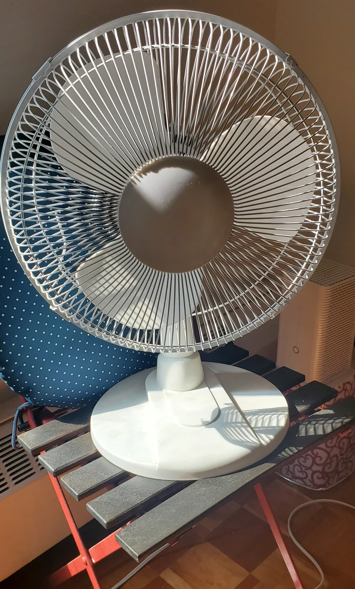 table fan