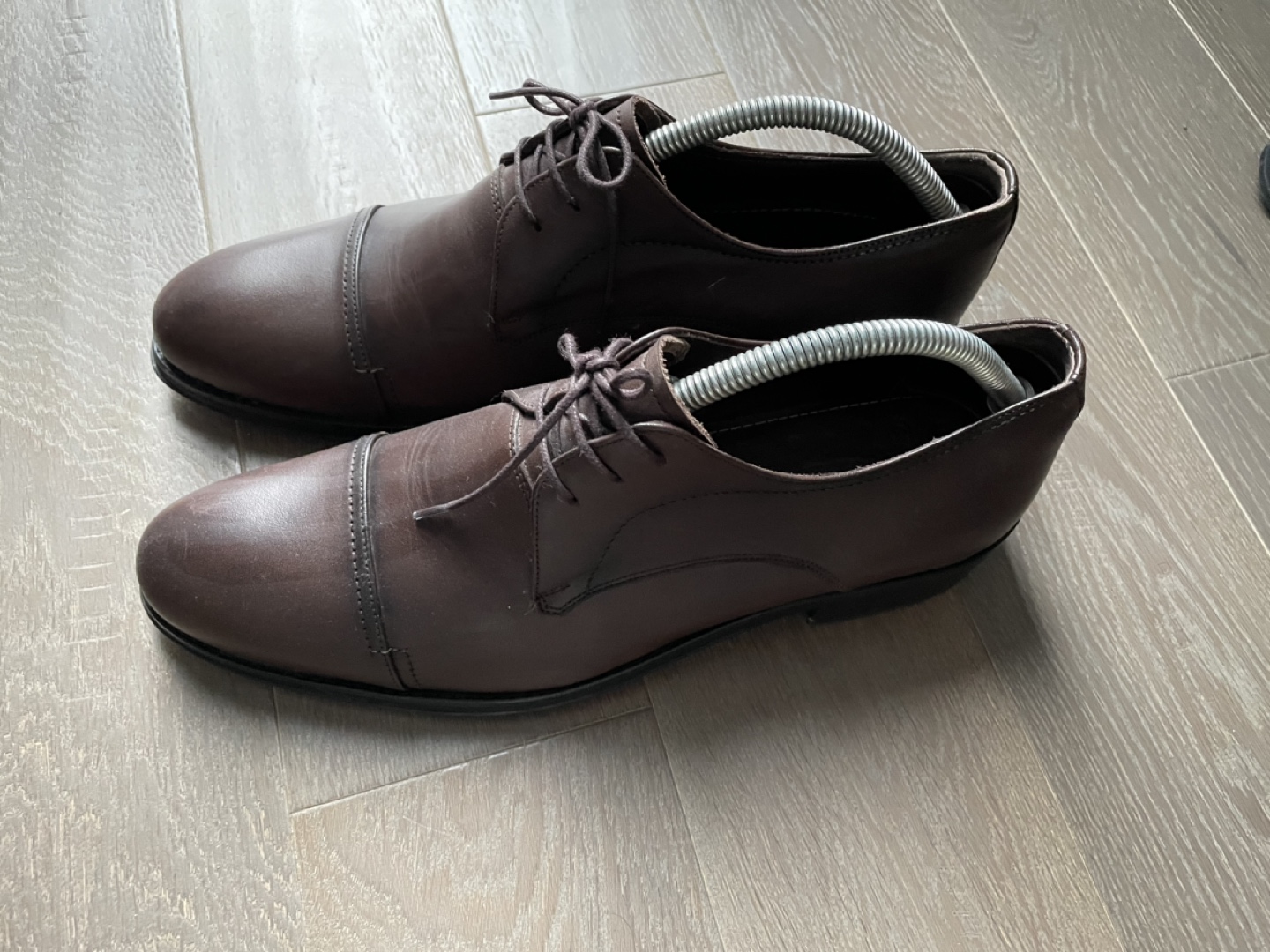 Men’s leather dress shoes in brown
