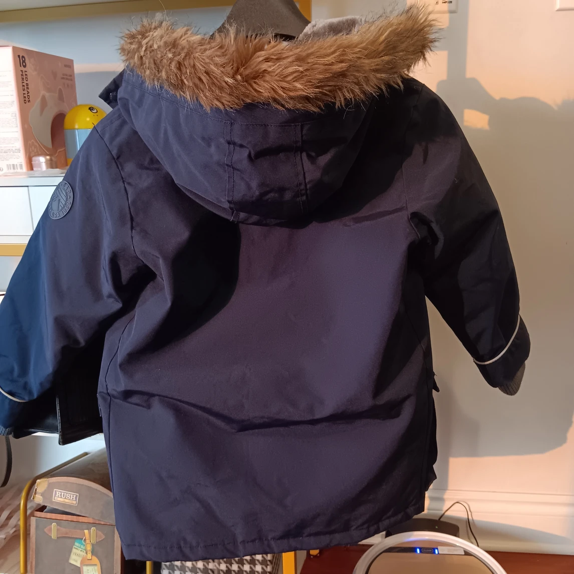 Gap Kids Down Jacket 10/11yo - photo 3