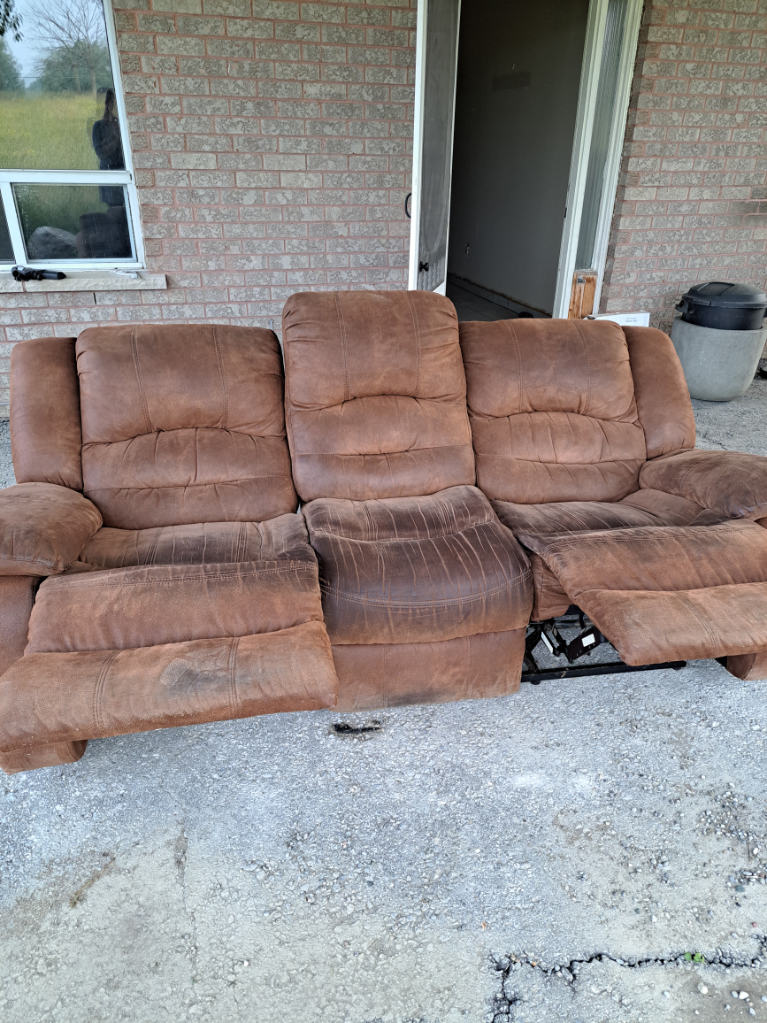 Used couch thumbnail