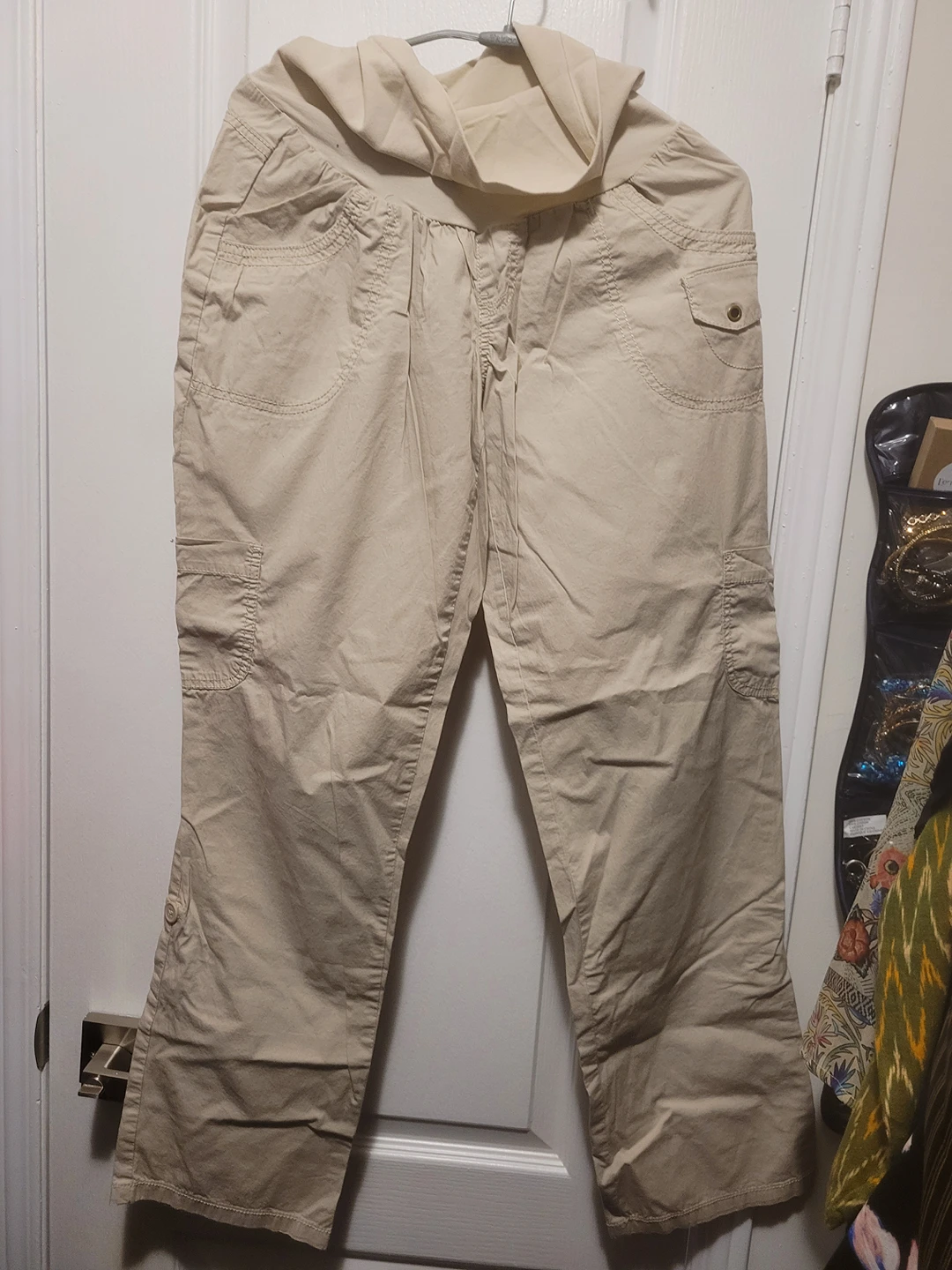 brand new maternity pant medium size from motherhood brand image indicator(3)