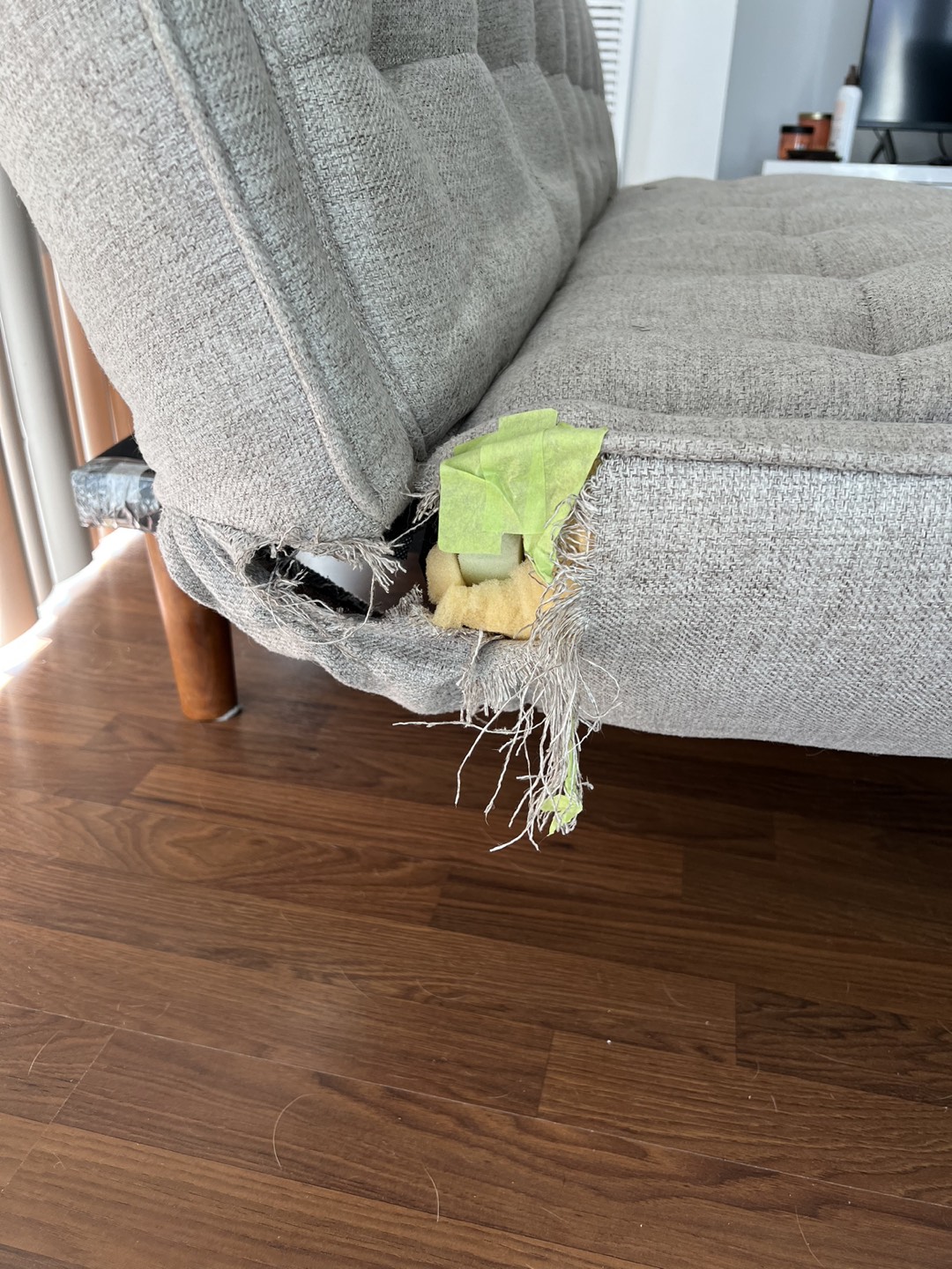 Slightly damaged sofa-bed - photo 4
