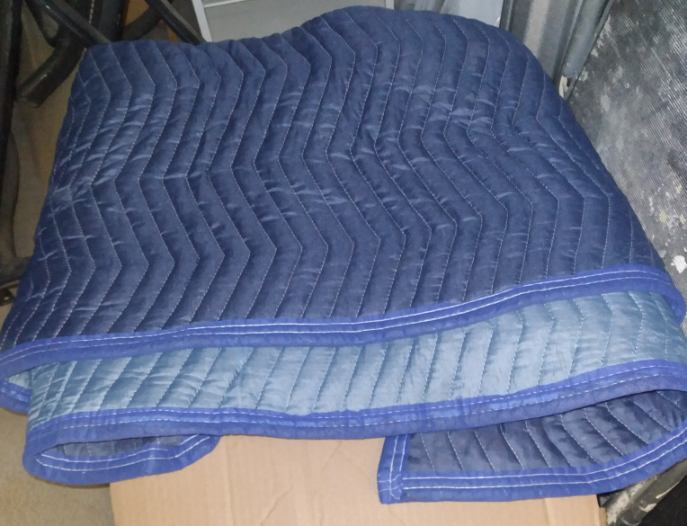 Moving blankets - 20 professional, heavy duty thumbnail