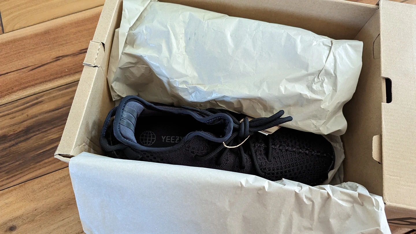 Yeezy 350 V2 ONYX - photo 3