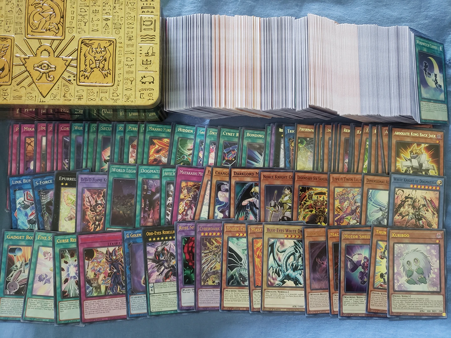 YUGIOH BULK LOT#5 600 COMMON, RARES AND HOLOS CARDS ALL FOR $30 thumbnail
