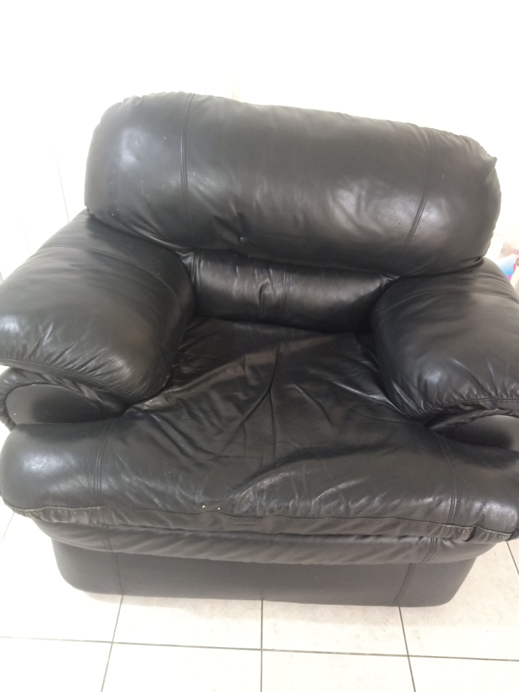 Leather Love seat - photo 2