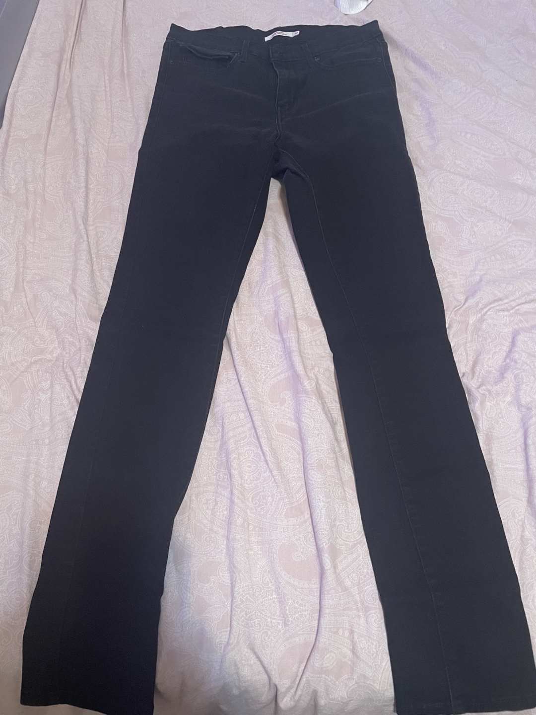 Women’s black skinny Levi jeans thumbnail