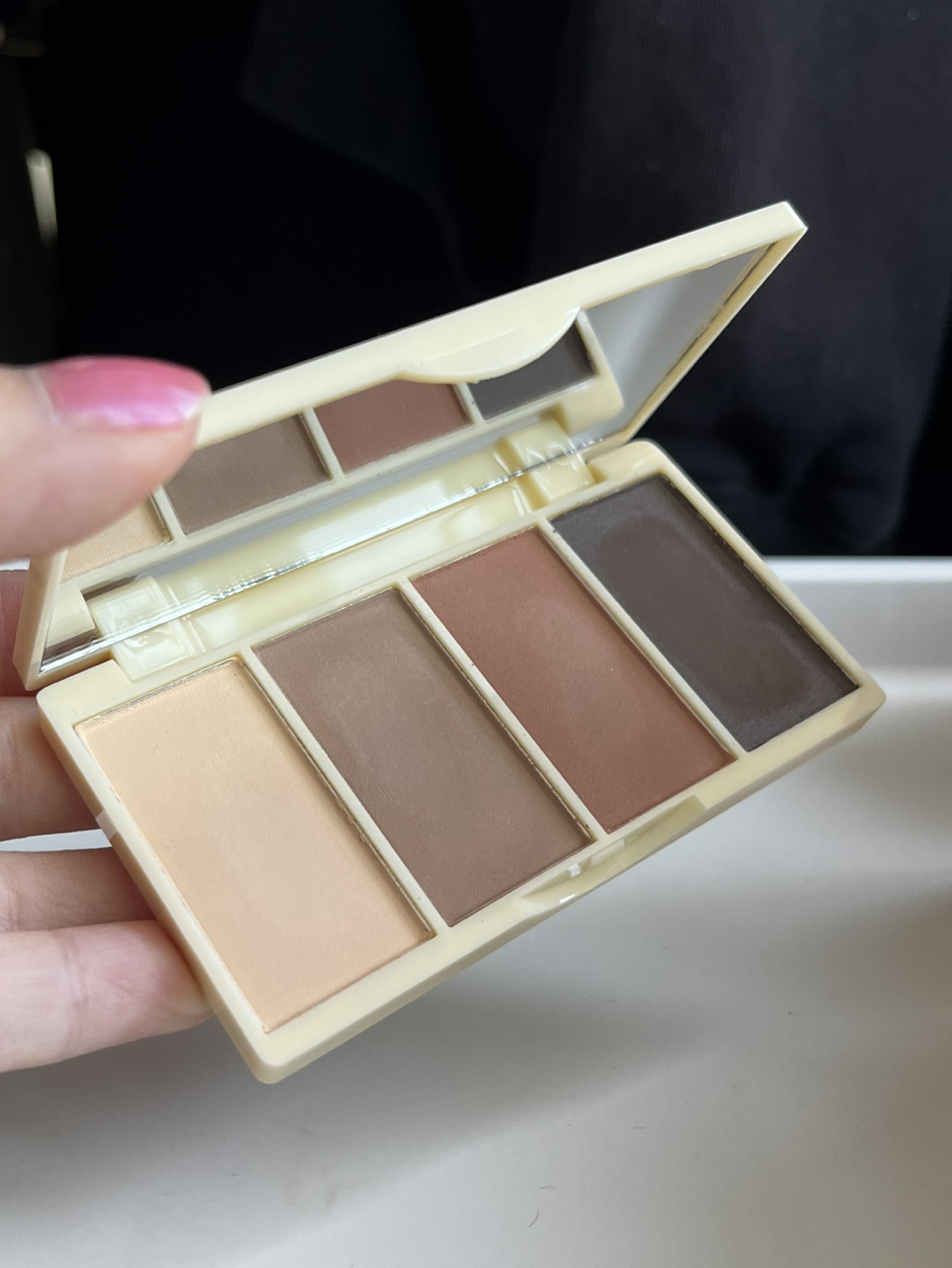MOVING SALE! Neutral eyeshadow palette thumbnail