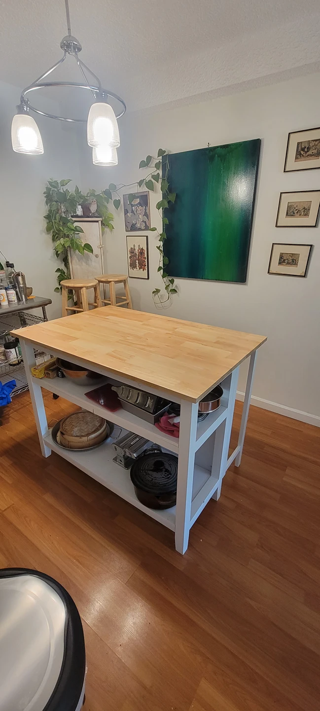 extendable kitchen Island with 4 stools