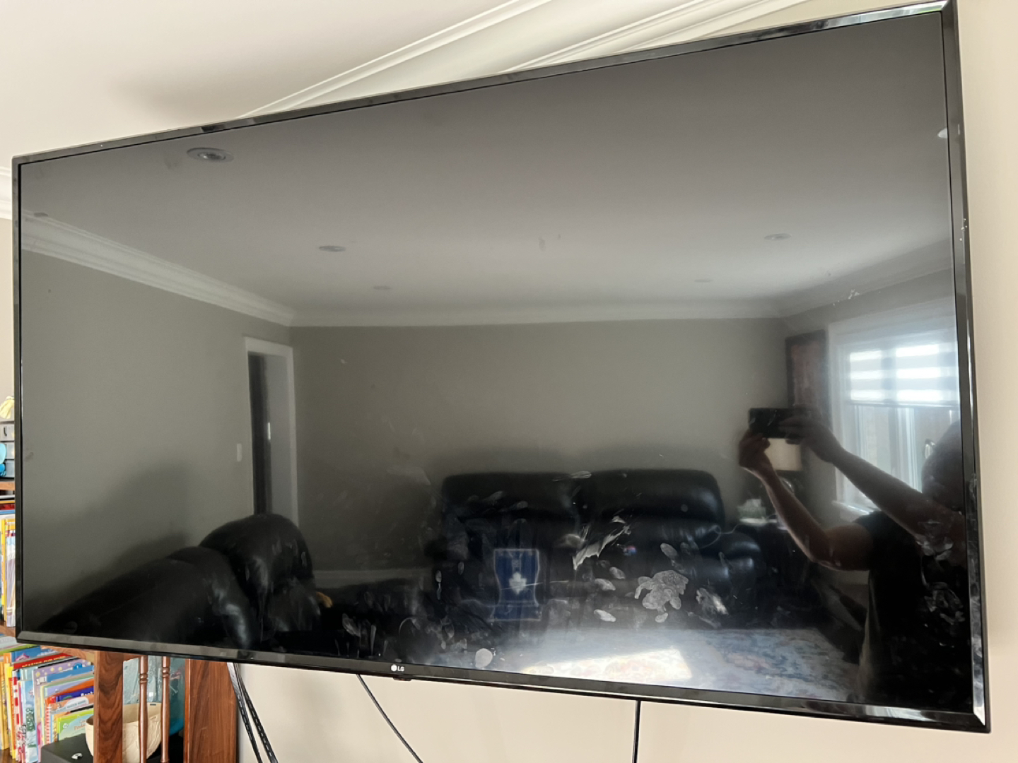 LG 65 inch TV 4K HDR Smart UHD image indicator(2)