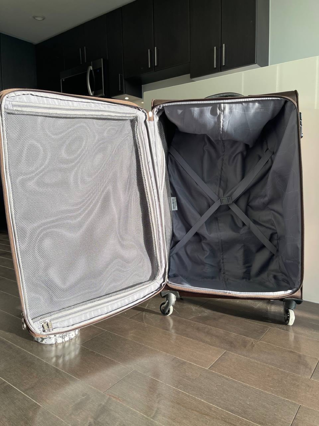 Samsonite Suite Case with Extender image indicator(8)