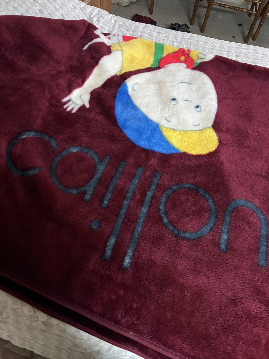 Caillou bedspread blanket with crotchet throw image indicator(2)