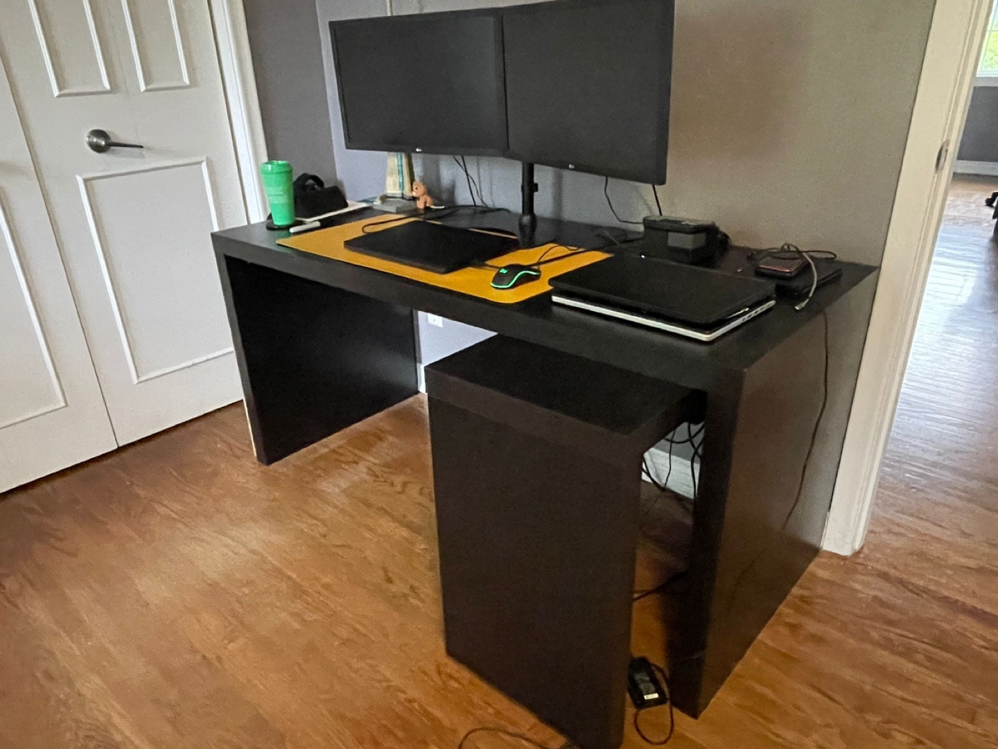 Malm desk - photo 4