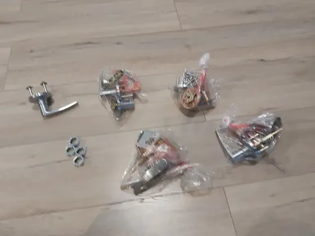 Silver Door Handles image indicator(2)