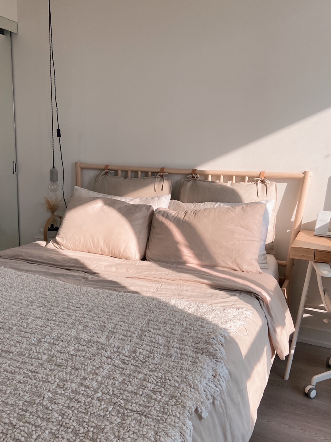 IKEA BJÖRKSNÄS Bed Frame + Casper Element Mattress (Queen) Karrot