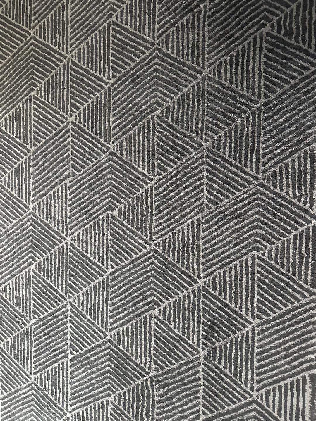 Area Rug 6’ x 9’ thumbnail