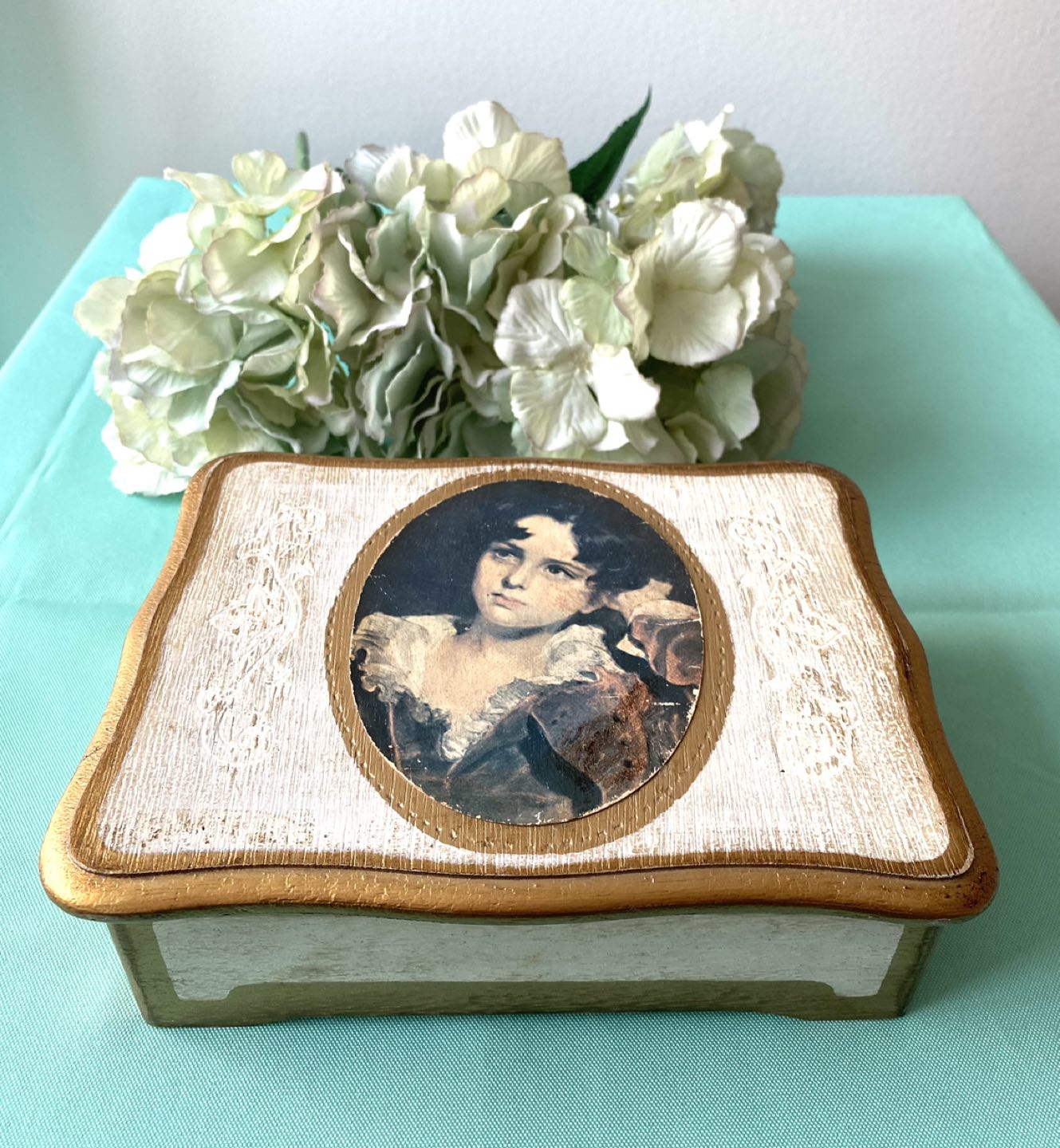 Big vintage Japanese jewelry box, was a music box. Rare! image indicator(2)