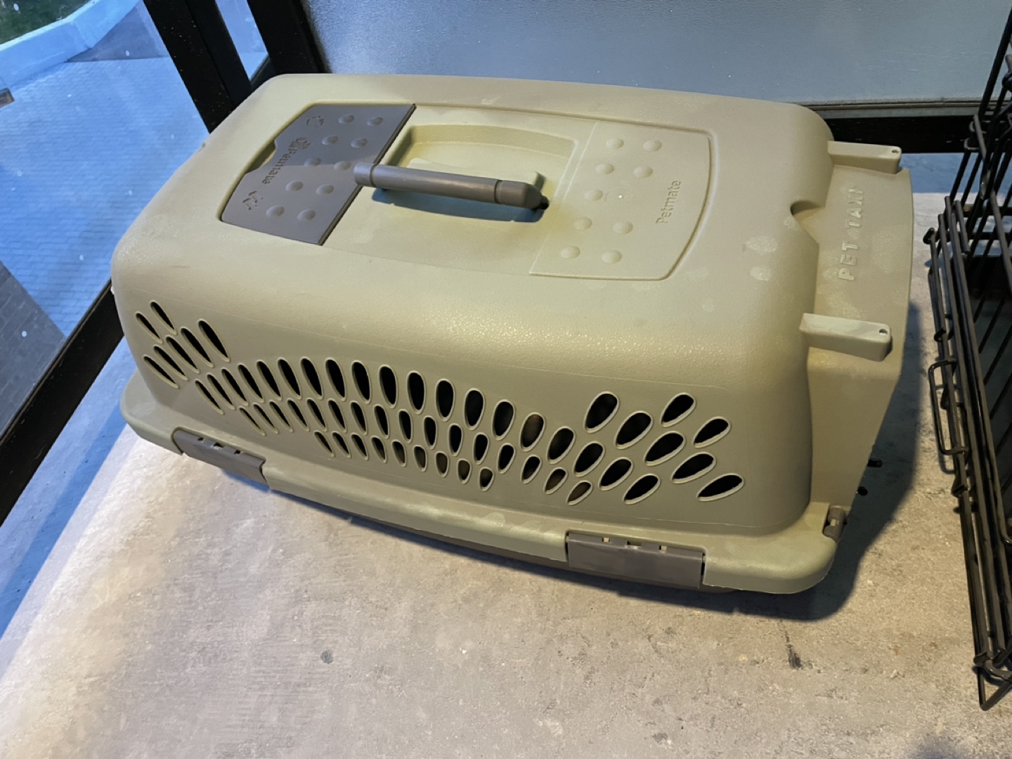 Pet carrier