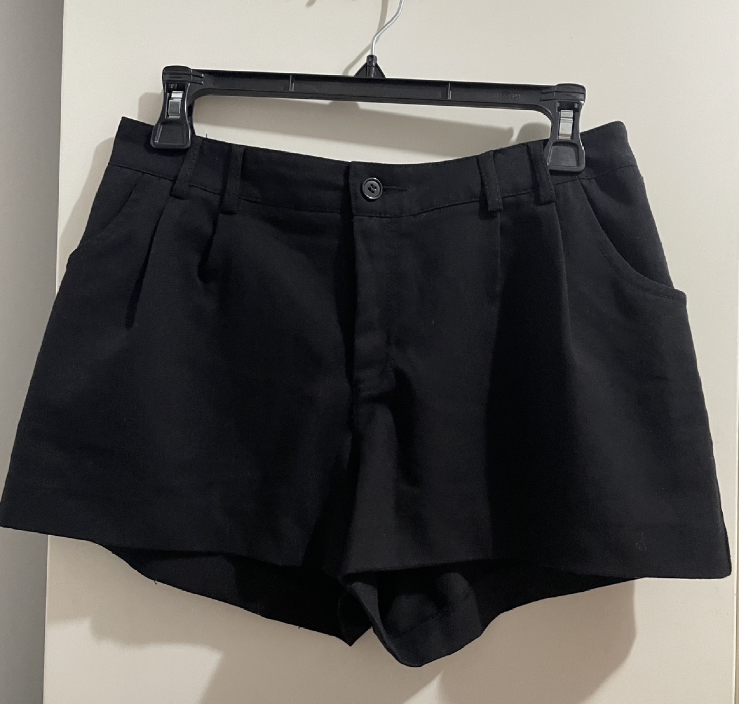 H&M black short size6 thumbnail