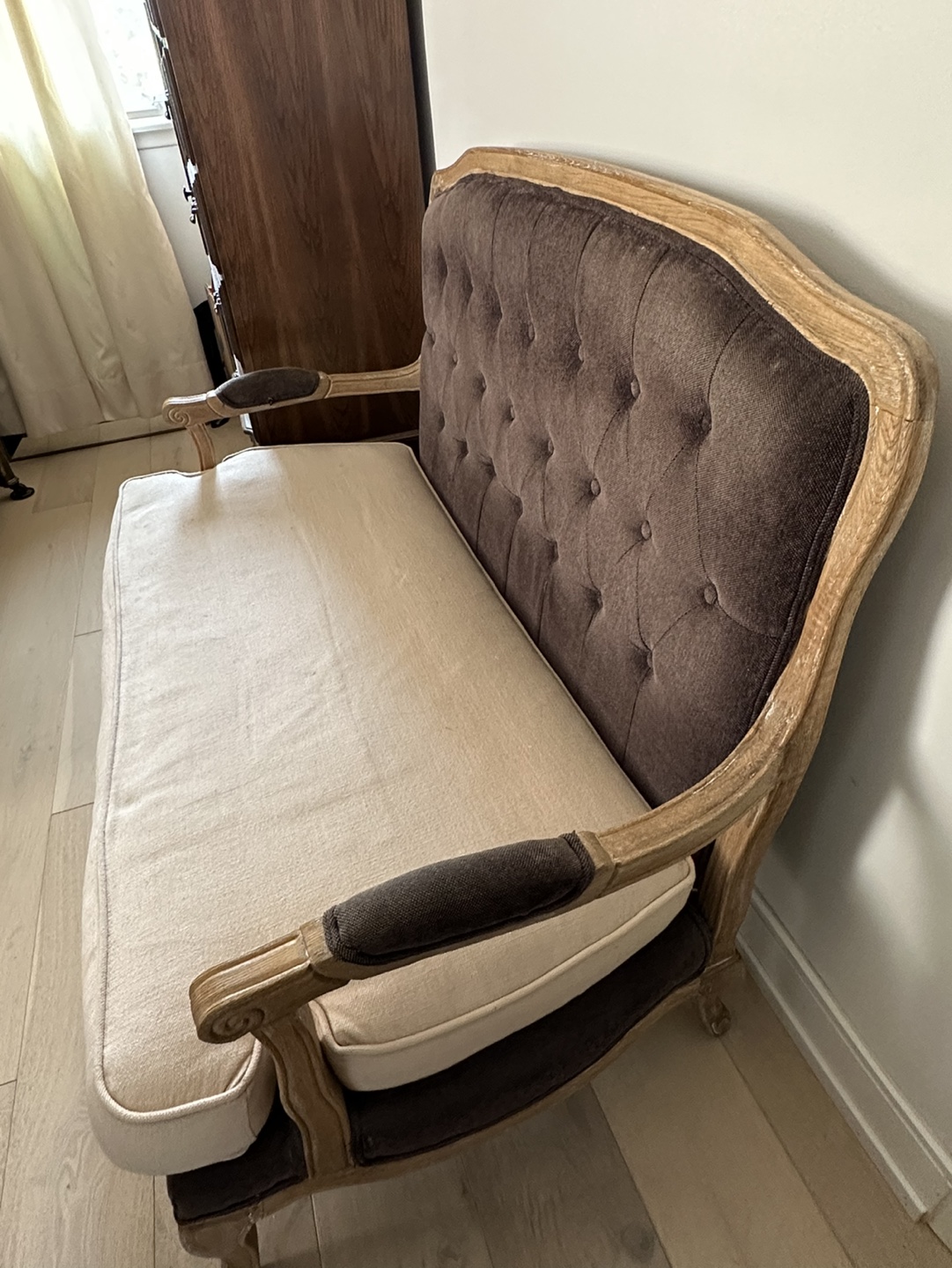 Beautiful French style loveseat ⬆️⬆️ - photo 2