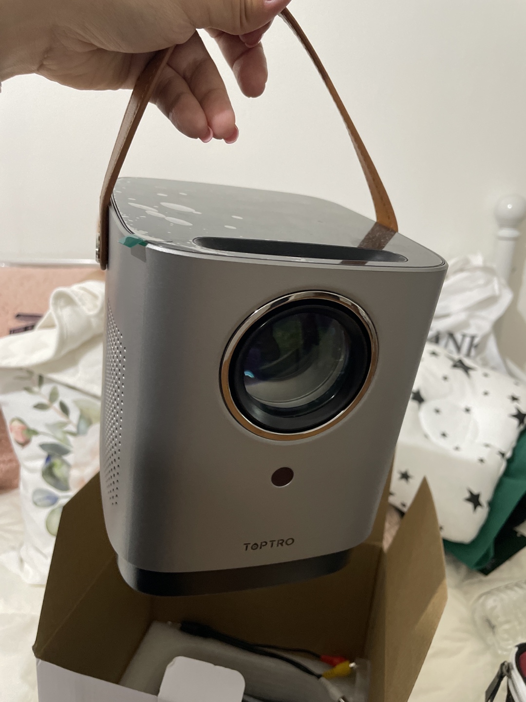 FREE projector, works but with kirks - photo 2