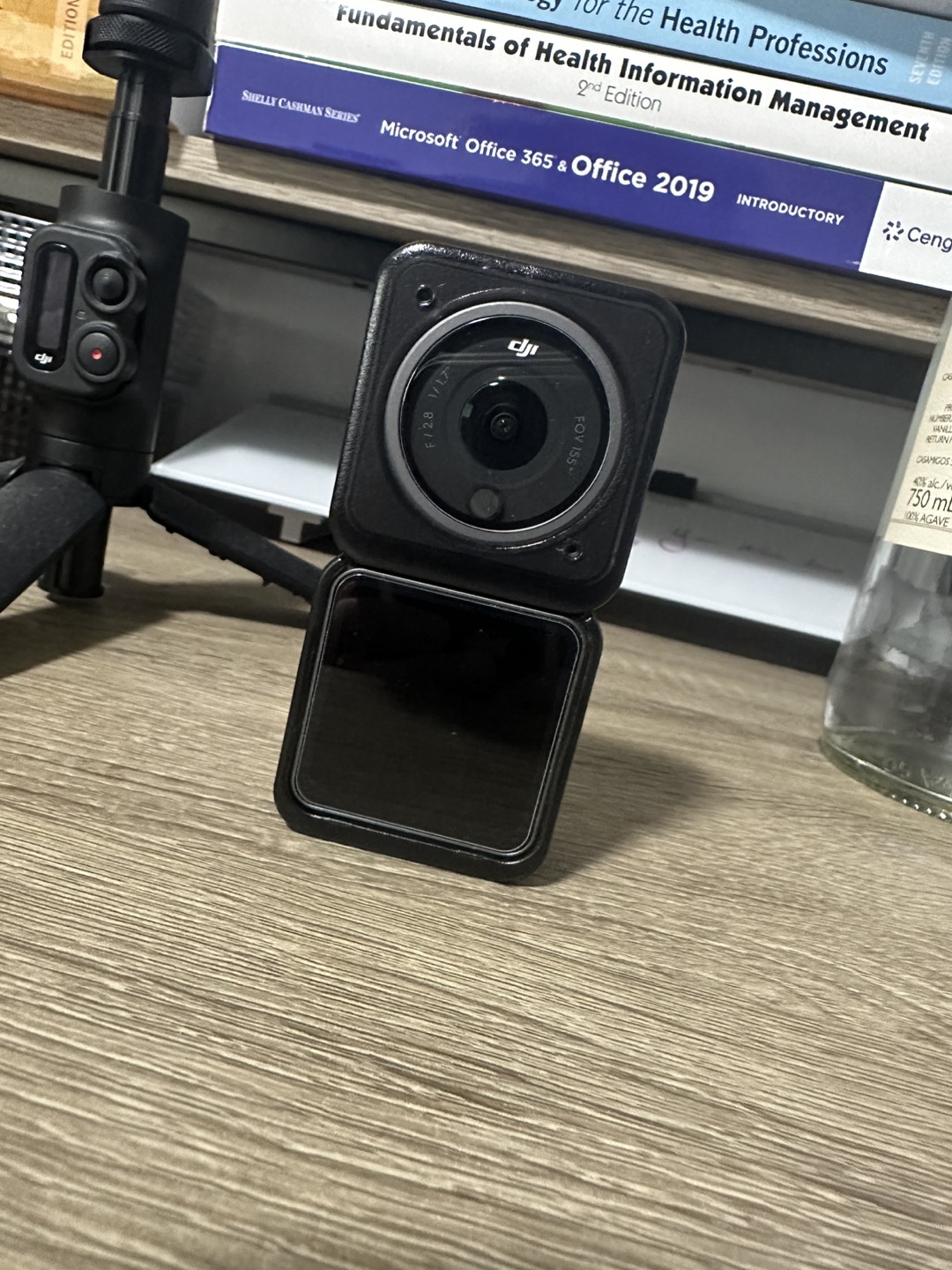 DJI Action 2 Camera + Tripod - photo 2