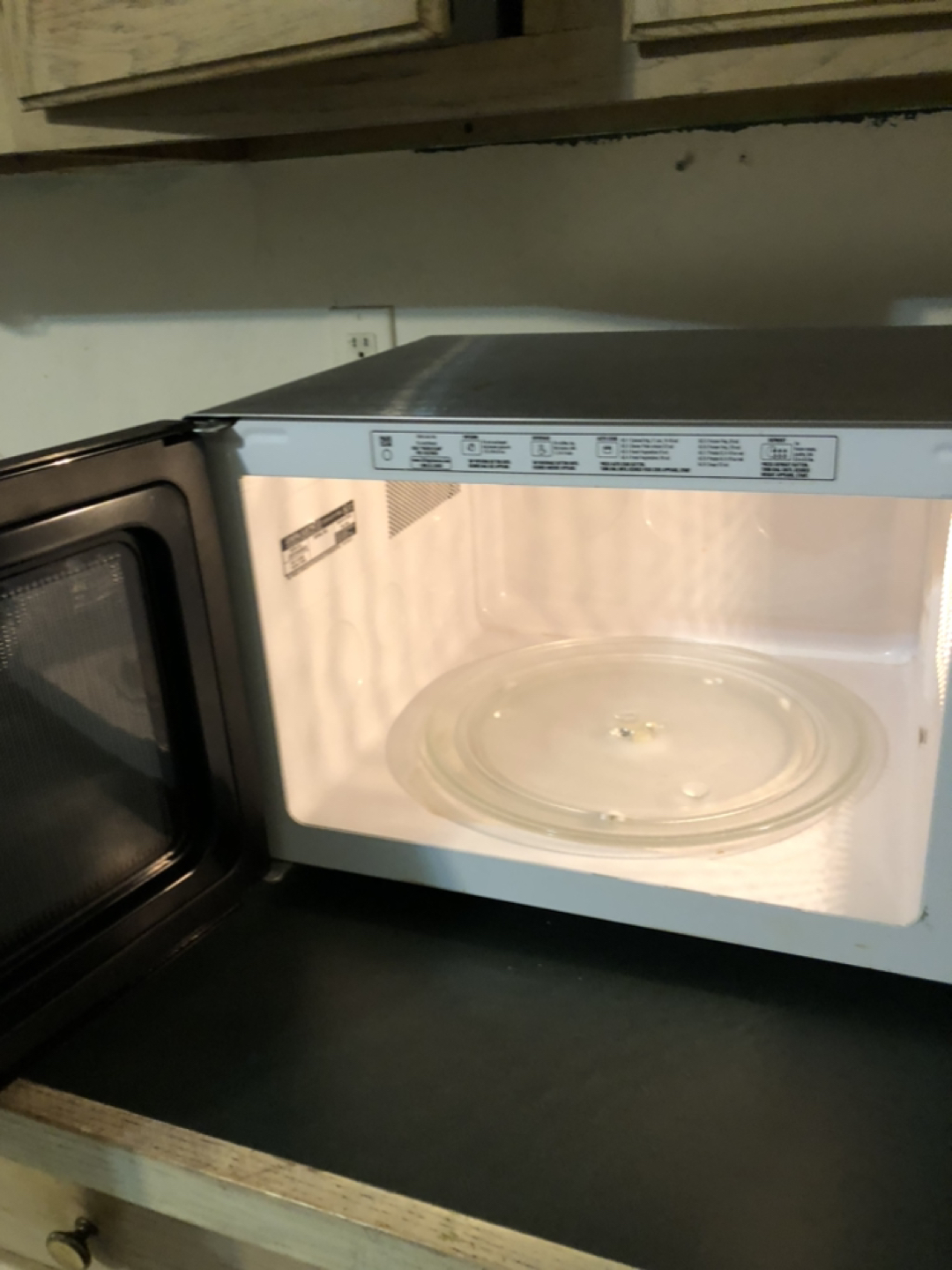 Microwave - photo 2
