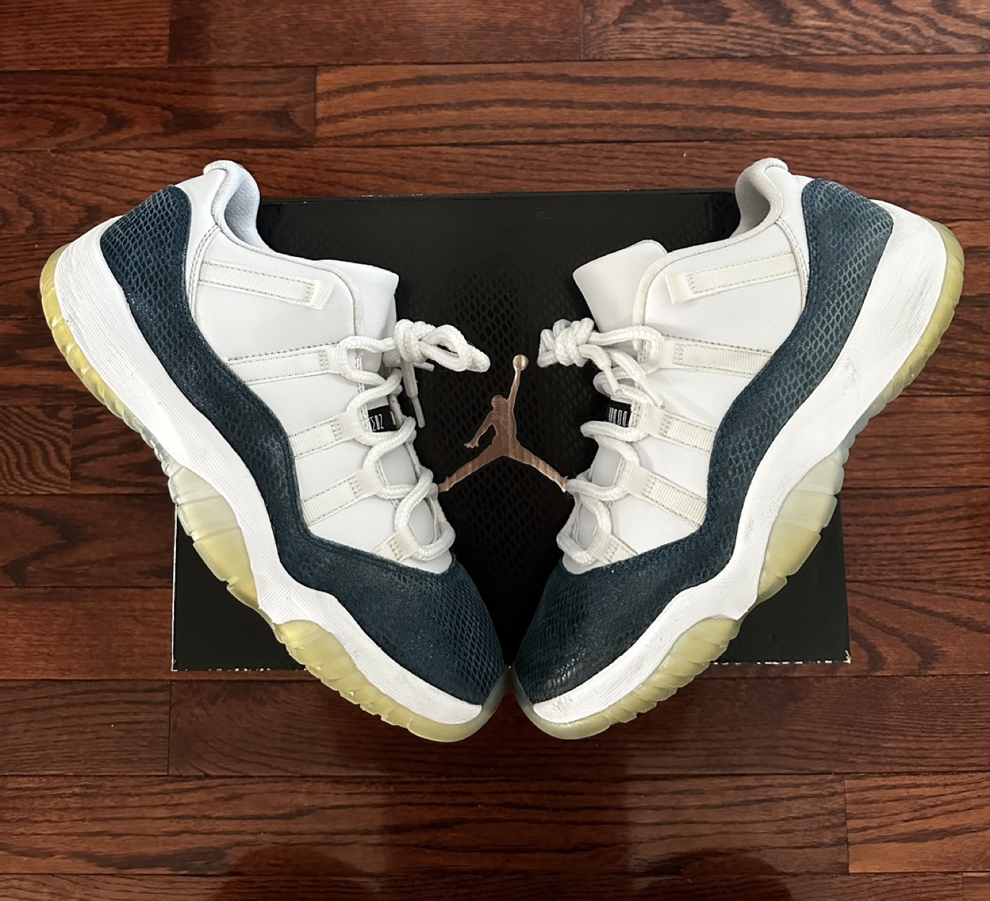 Authentic Jordan 11 Snakeskin size 9 with original box - photo 3