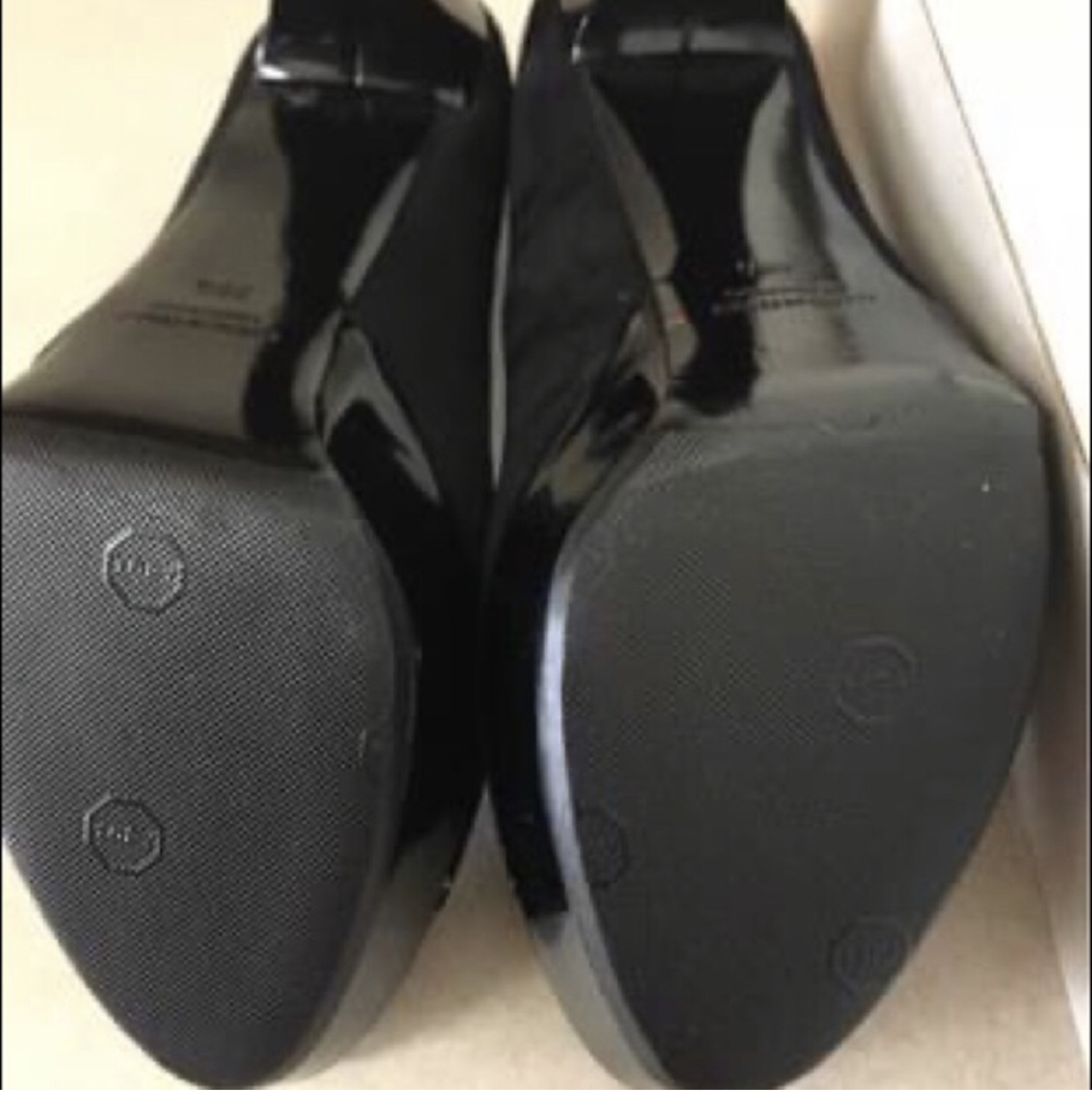 Brand new Laura Ferri Designer Pumps image indicator(6)