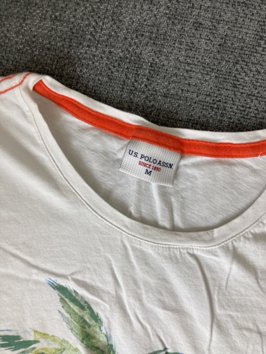 White tshirt (US polo) thumbnail