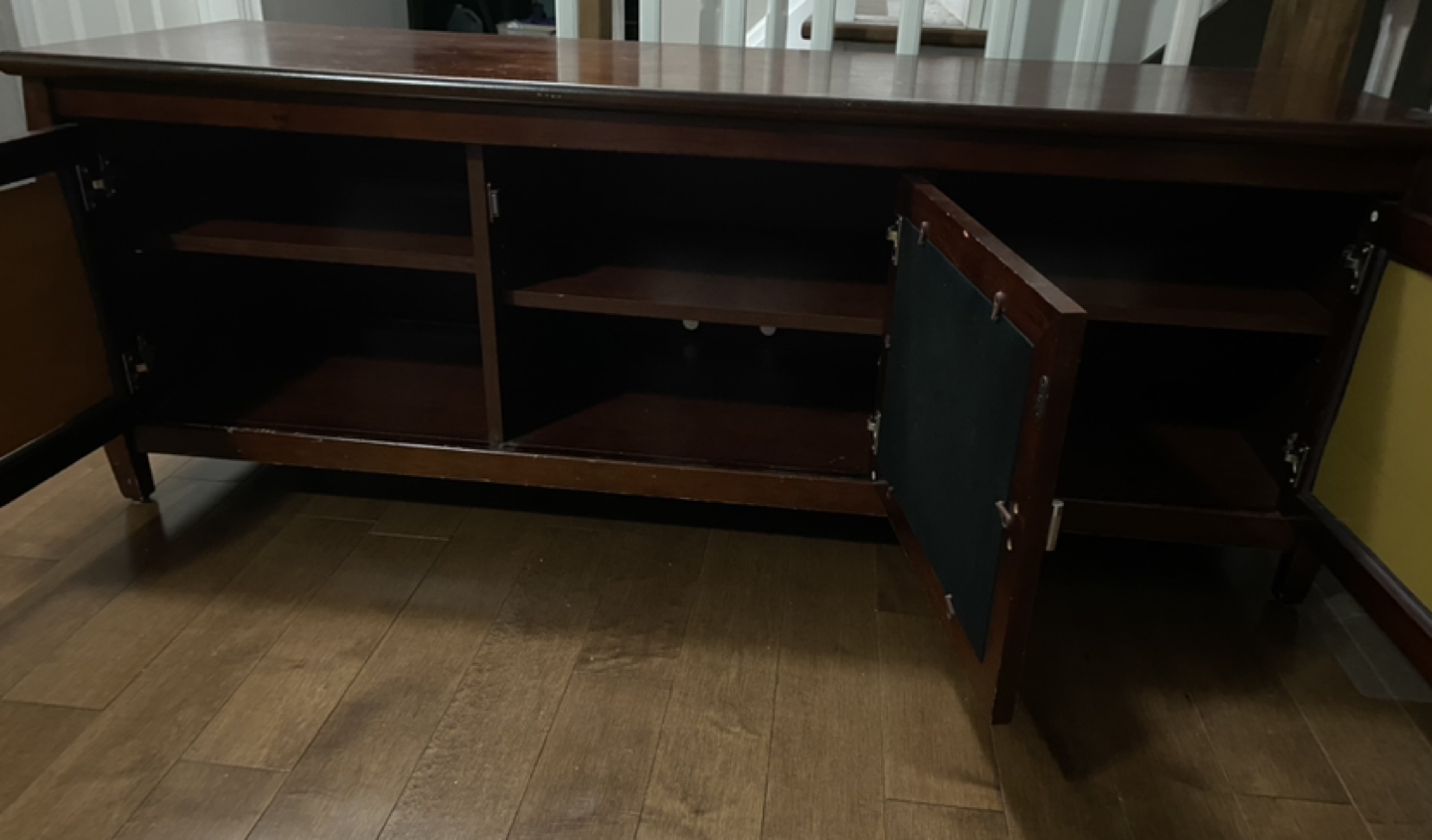 TV Cabinet with 3 cup boards - Rosewood Color - Real Wood - photo 3
