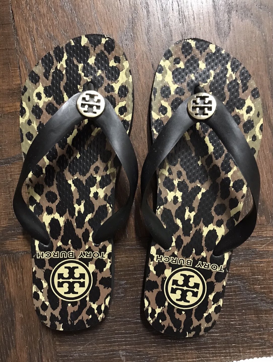 Tory Burch flip flop size 5 thumbnail