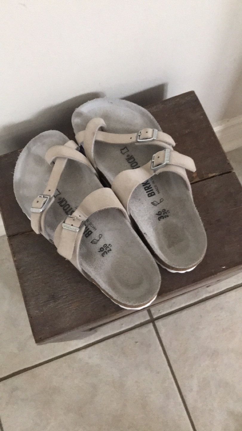 Women’s Birkenstock Shoes Size 36 image indicator(3)