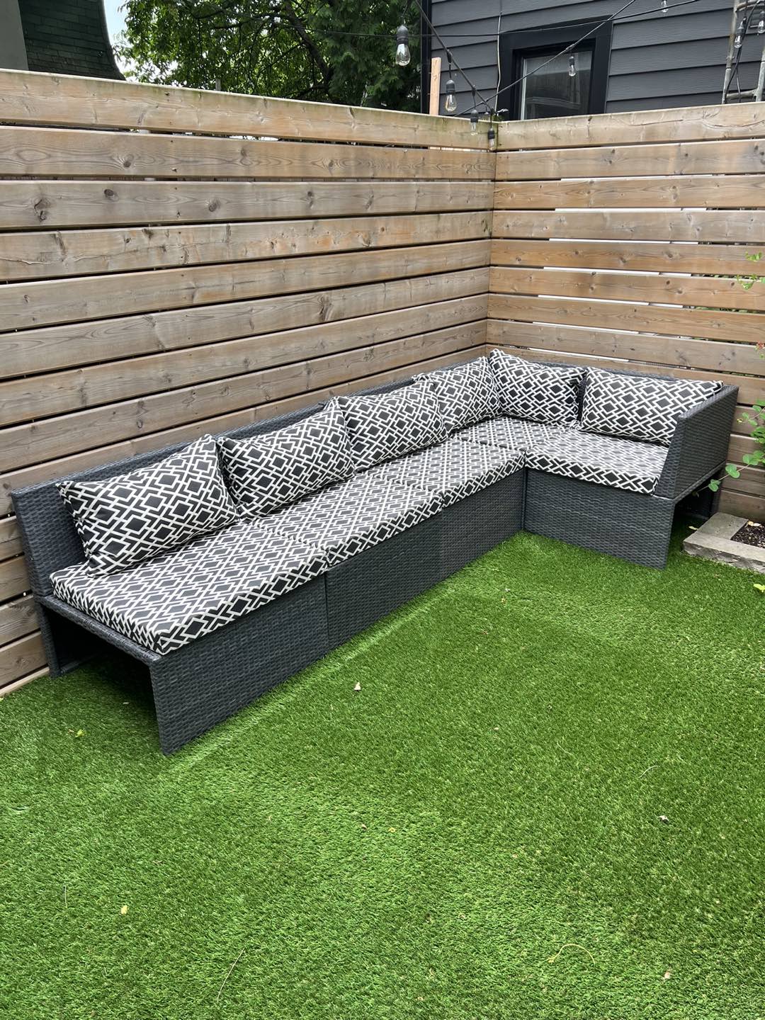 Stunning Outdoor Wicker Patio Set + Custom Cushions