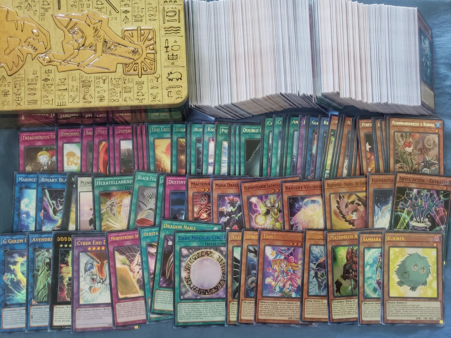 YUGIOH BULK LOT#6 600 COMMON, RARES AND HOLOS CARDS ALL FOR $30 thumbnail