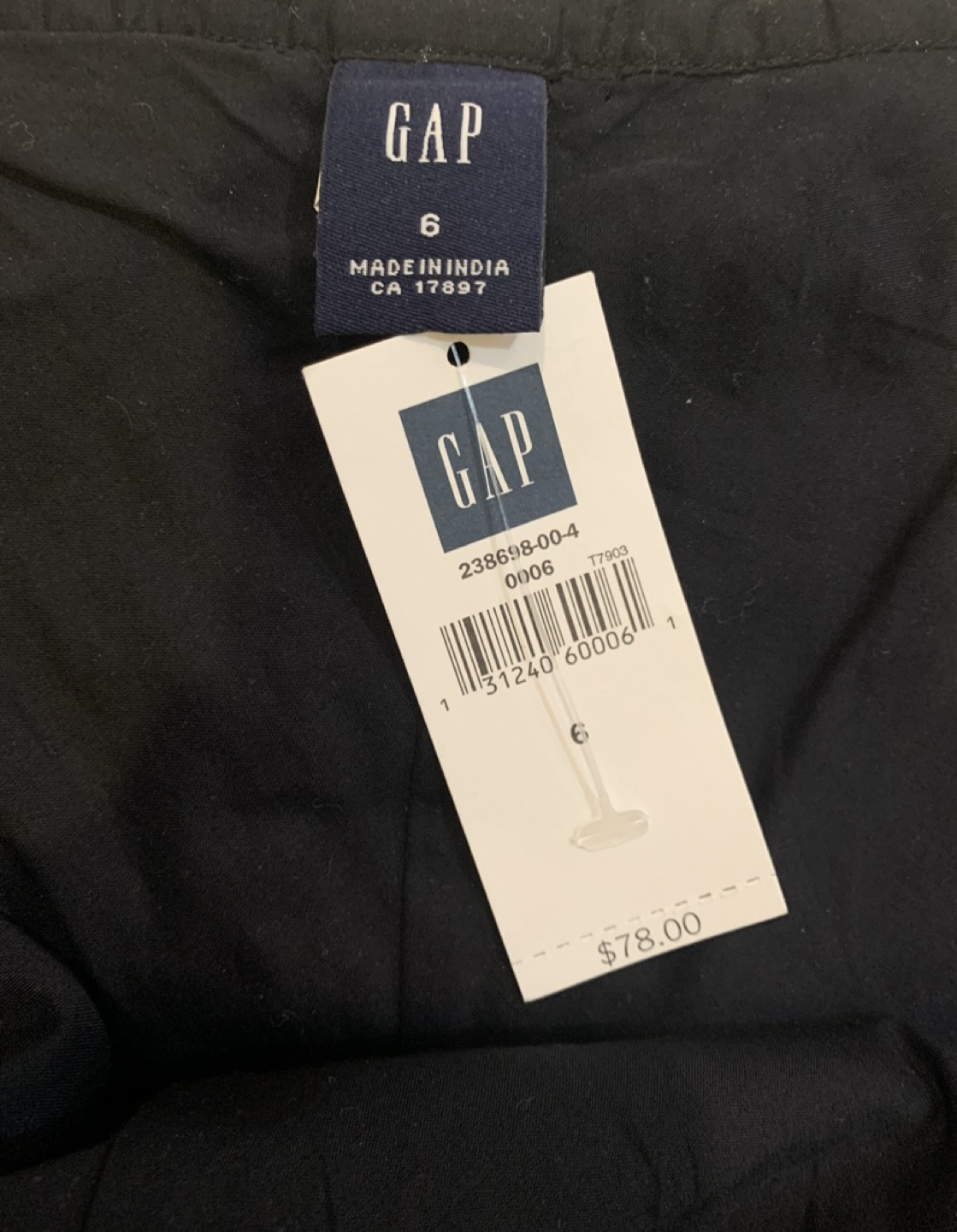 NWT - Vintage Black GAP Skirt - Sz 6 image indicator(2)