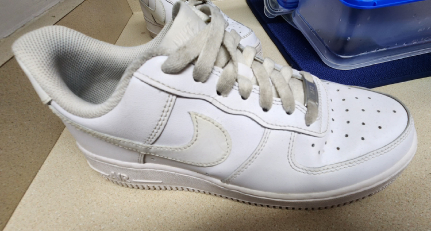 Ladies Nike Air Force 1 sneakers - size 8 image indicator(4)