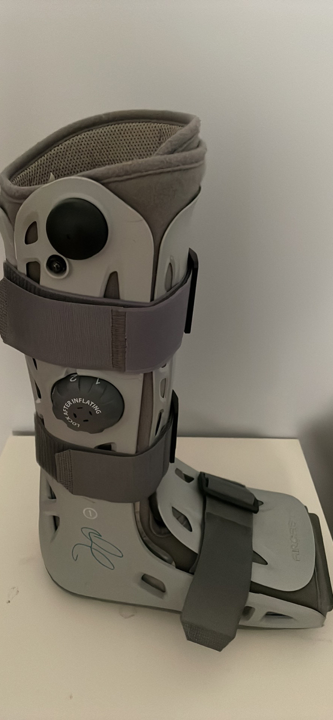 Walker boot/ Walking brace