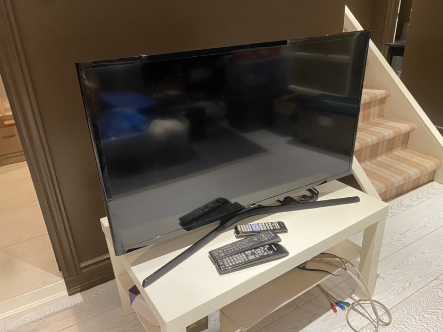 Samsung 36 inch television