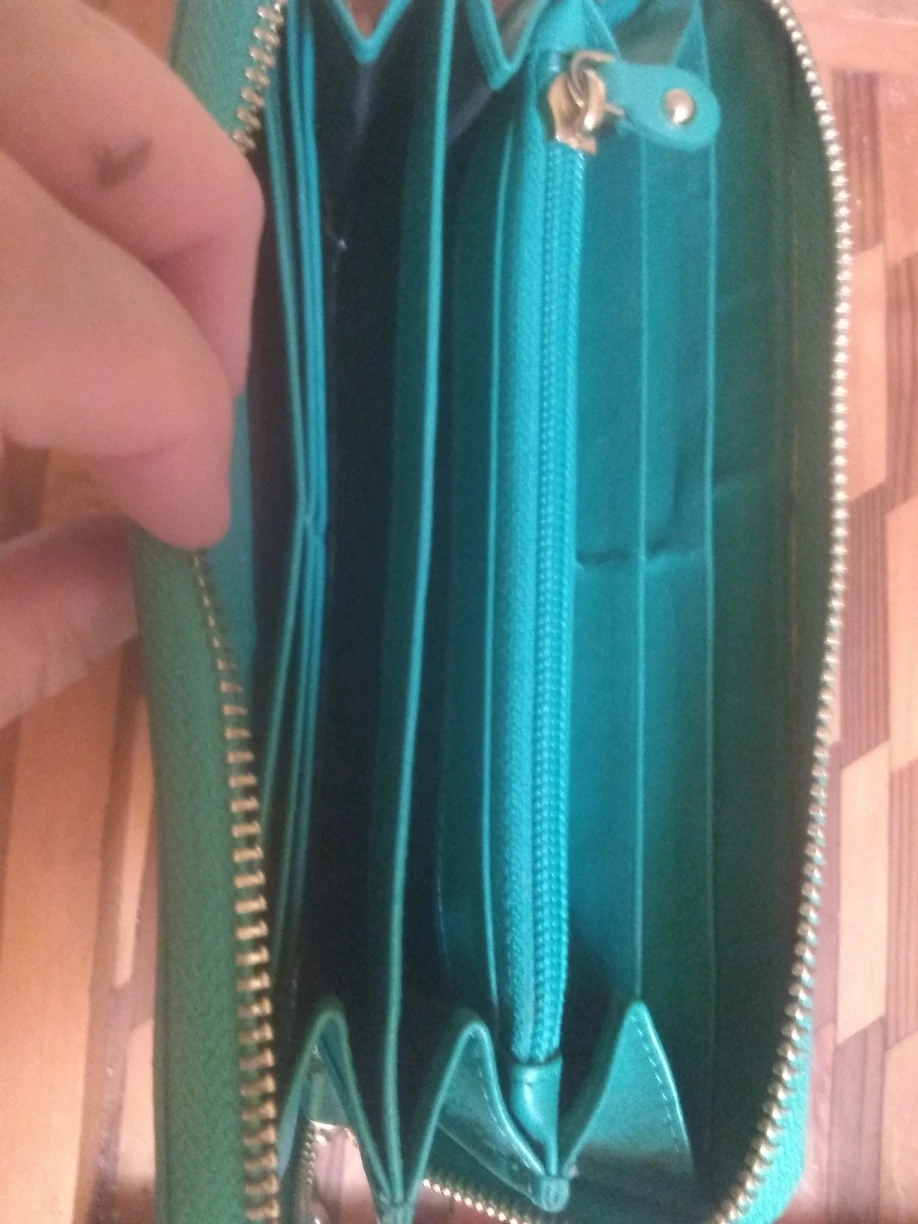 Givenchy wallet in like new condition. - photo 2