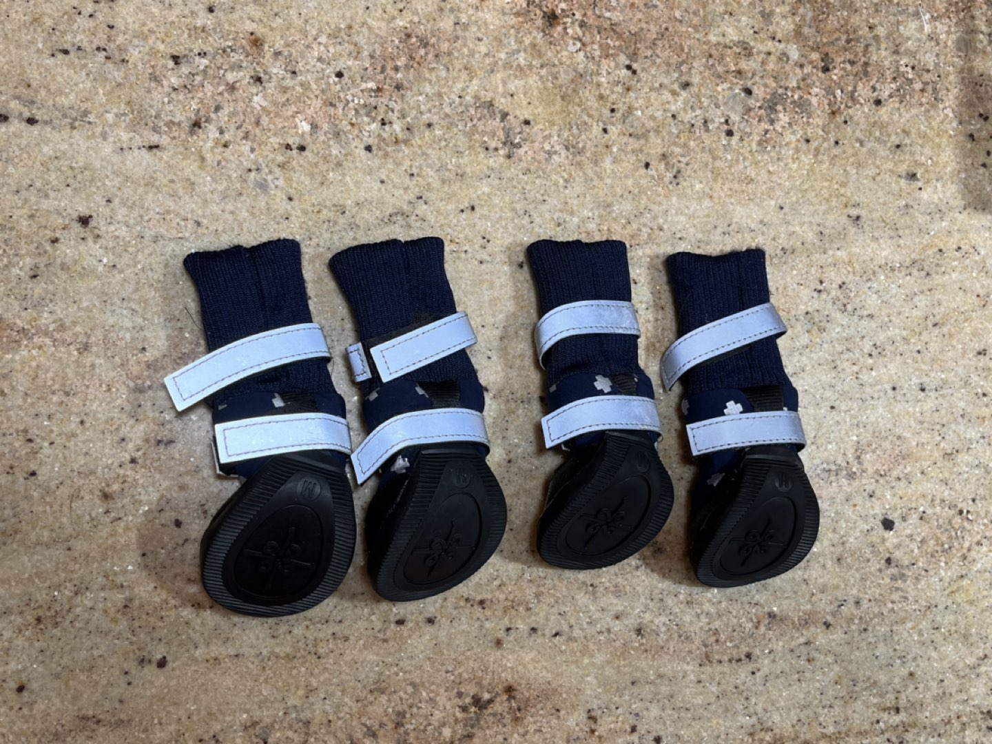 #FREECYCLE dog boots - photo 2