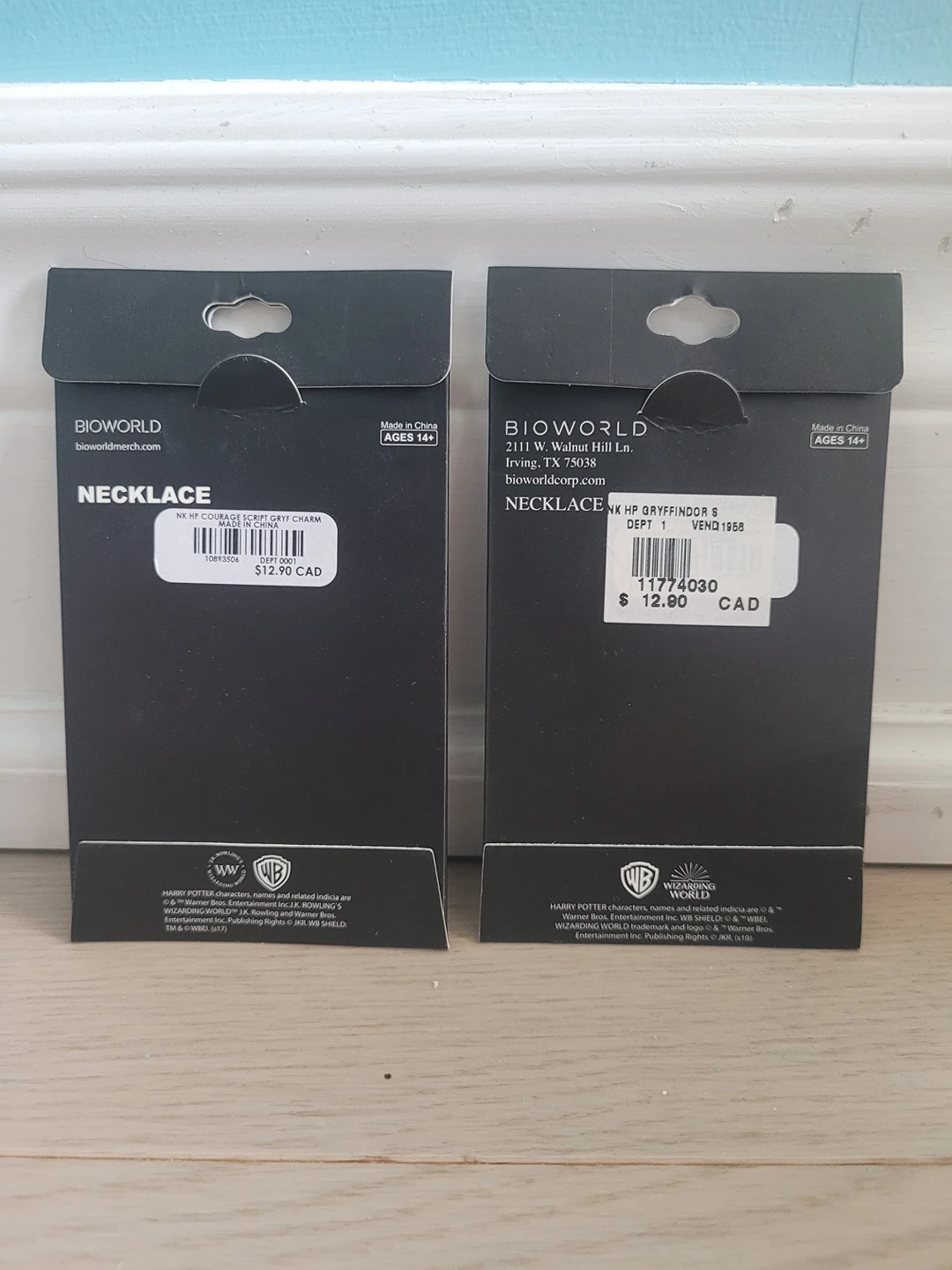 Harry Potter bioworld Gryffindor necklace image indicator(2)