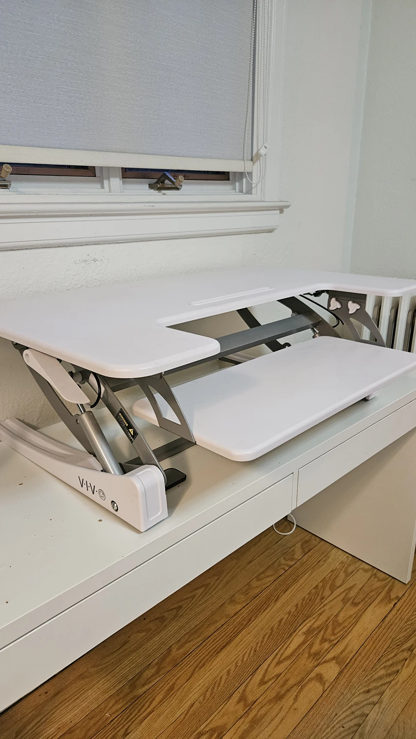 Standing desk (Vivo) Great condition thumbnail
