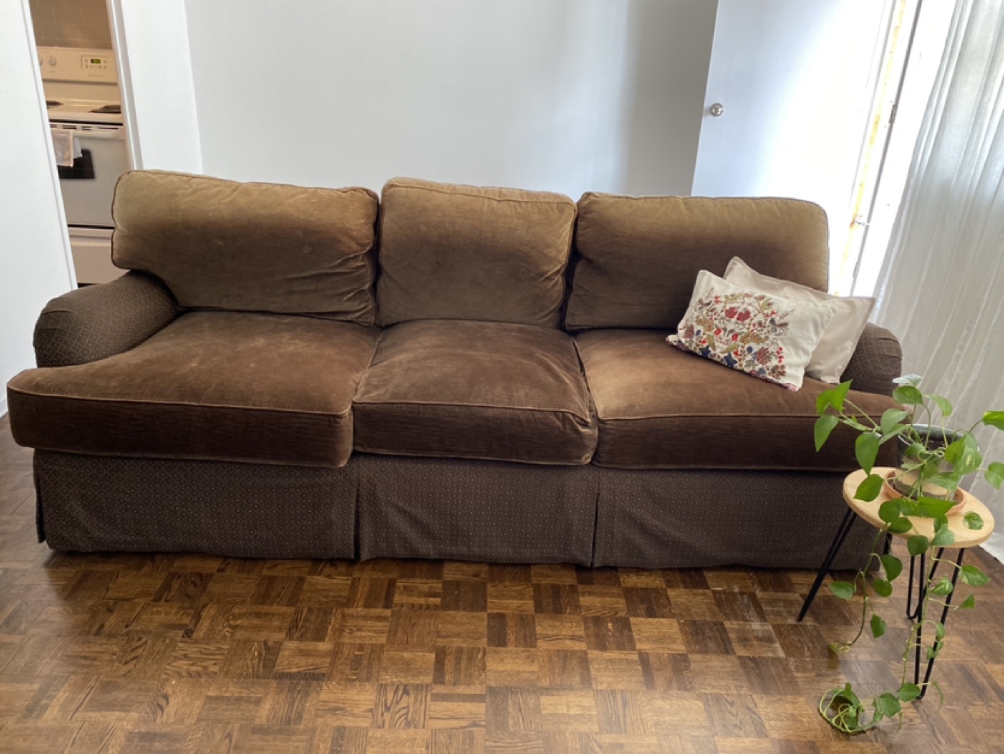 Elegant sofa! image indicator(6)