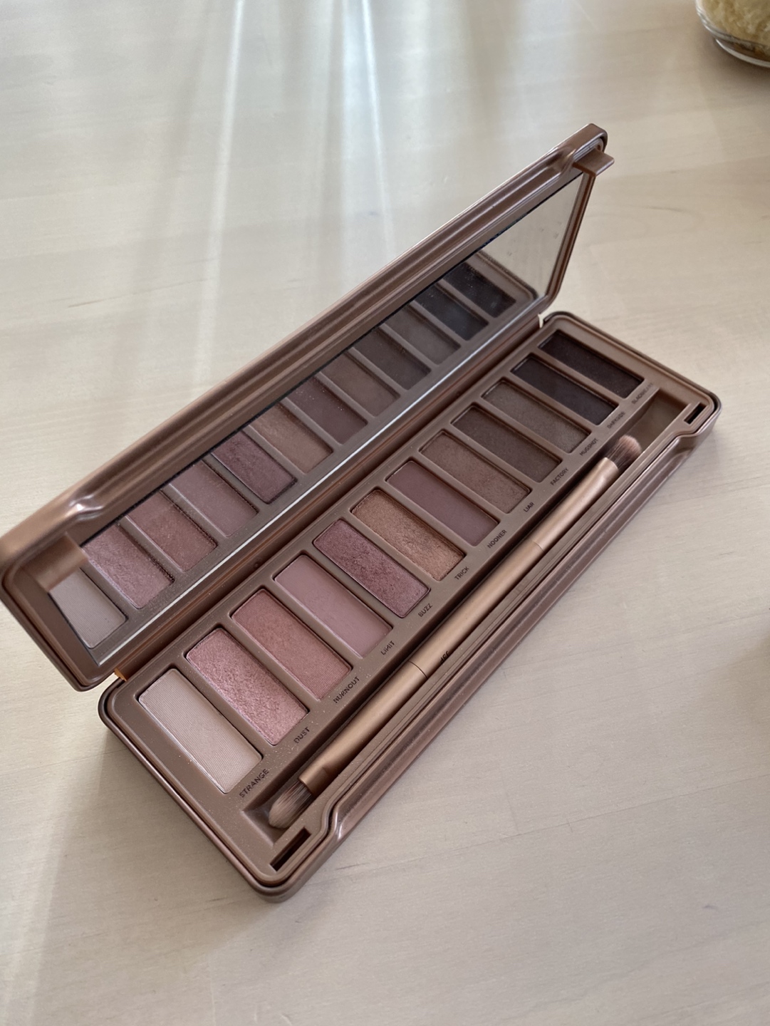 Urban decay Naked 3 eye shadow palette thumbnail