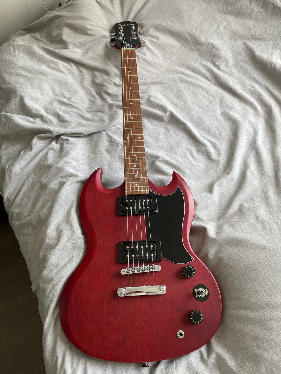 Epiphone SG in Vintage Cherry