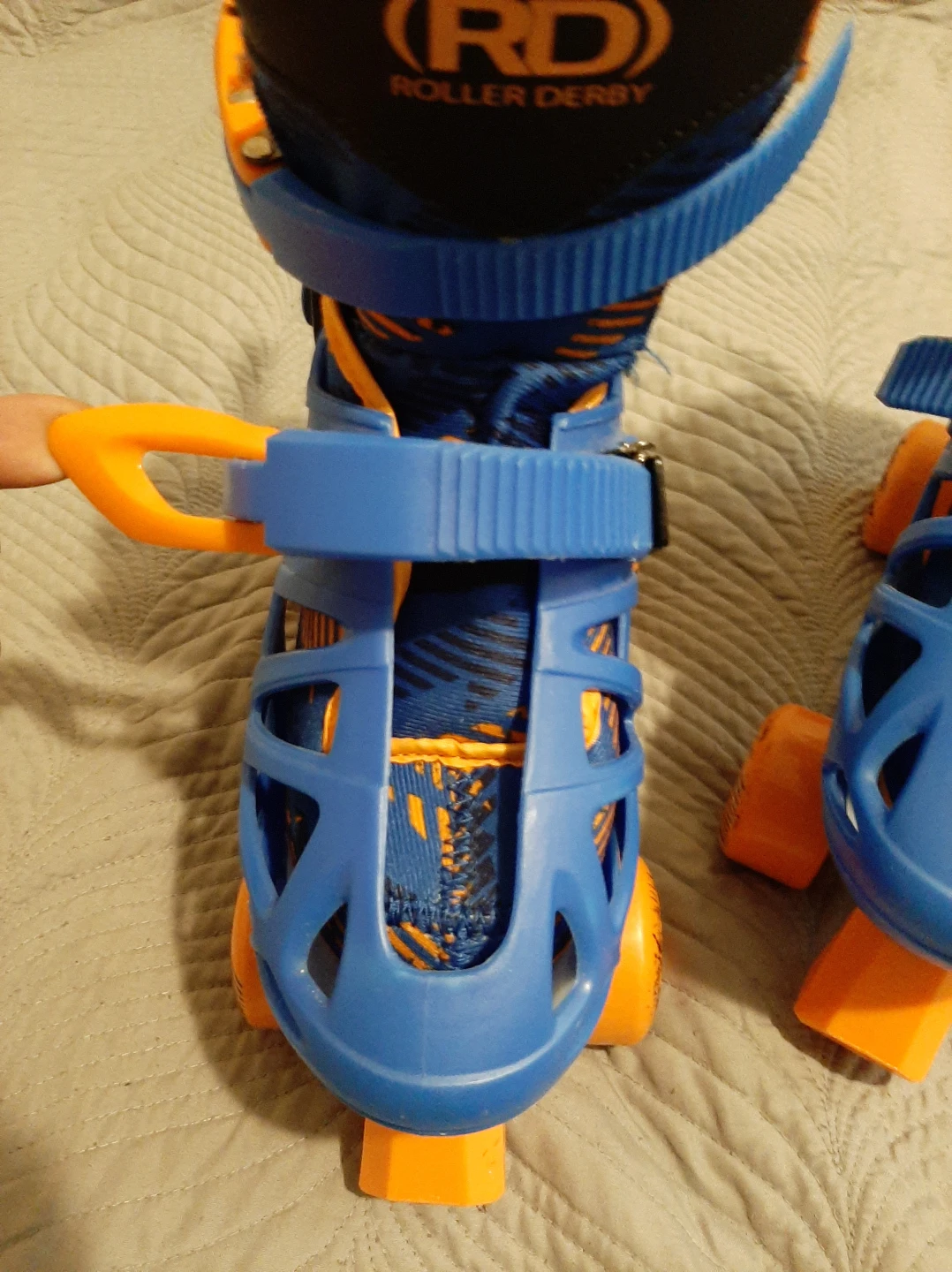 BOYS ROLLER SKATES SIZE 3-6 image indicator(7)